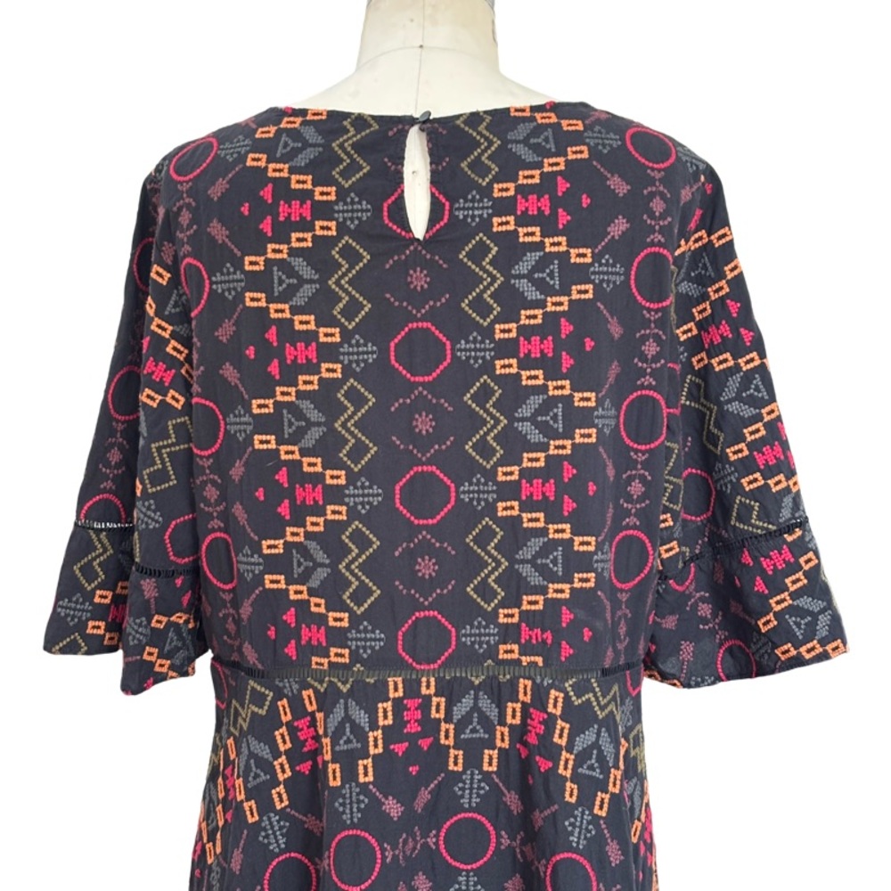 VERONIKA MAINE Embroidered Short Sleeve Mini Dress in Black Size 12 - Picture 4 of 11
